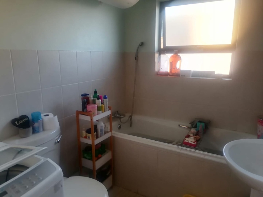 2 Bedroom Property for Sale in Lourierpark Free State